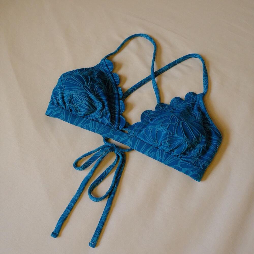 Vibrant Teal Floral Scallop Bikini Top – Cupshe